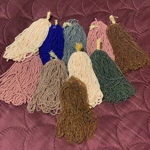 10 hanks of Glass Seed Beads/ Crafts/01